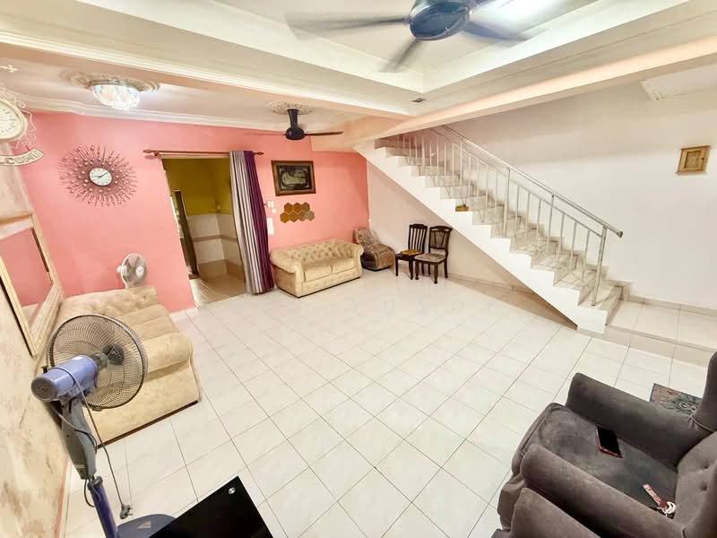 Terraced House for Sale in Sungai Buloh (Selangor) - Erin Yusof - Living Room - PropertyGuru.com.my