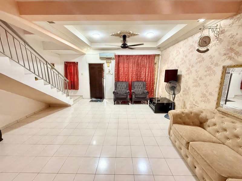 Terraced House for Sale in Sungai Buloh (Selangor) - Erin Yusof - Living Room - PropertyGuru.com.my