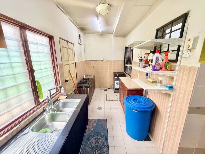 Terraced House for Sale in Sungai Buloh (Selangor) - Erin Yusof - Kitchen - PropertyGuru.com.my