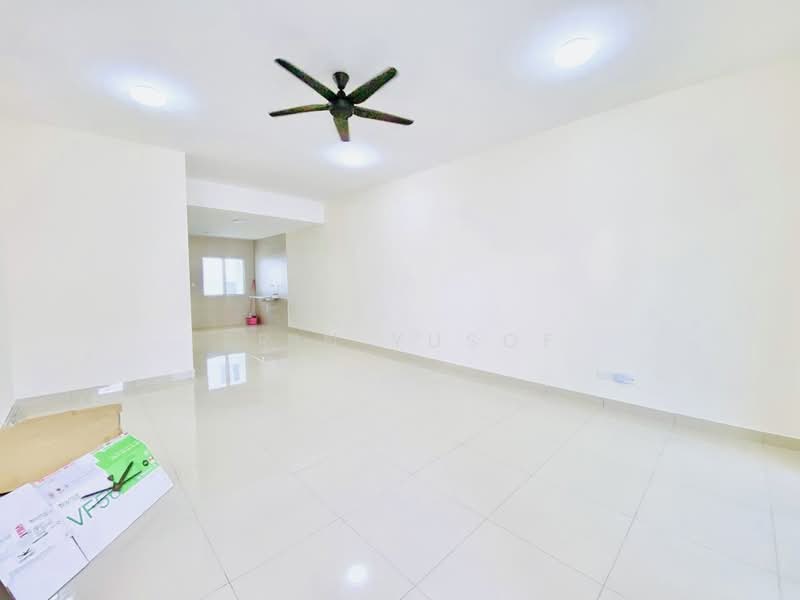 Rumah Teres 2 Tingkat untuk Disewa di Taman Vista Mutiara (Bandar Sungai Long) - Erin Yusof - Living Room - PropertyGuru.com.my