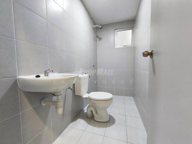 Pangsapuri untuk Disewa di Kemuning Idaman - Erin Yusof - Bathroom - PropertyGuru.com.my