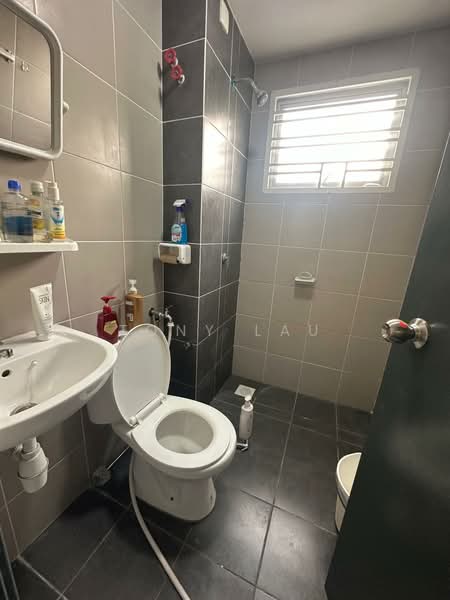 Townhouse for Sale in Dengkil (Selangor) - Tony Lau - Bathroom - PropertyGuru.com.my