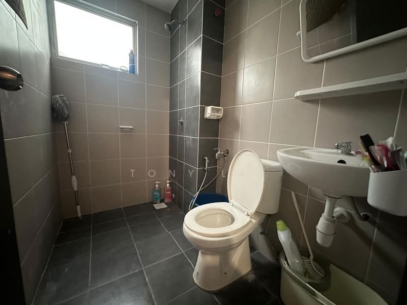 Townhouse for Sale in Dengkil (Selangor) - Tony Lau - Bathroom - PropertyGuru.com.my
