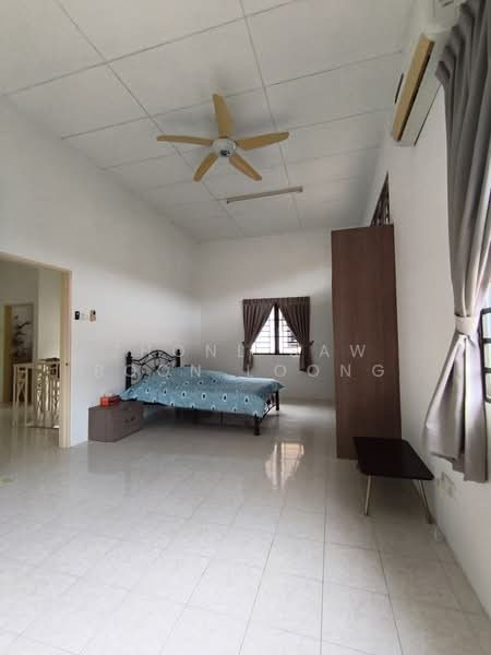 Bungalow House for Sale in Teluk Kumbar (Penang) - Zhonl Saw Boon Loong - Bedroom - PropertyGuru.com.my