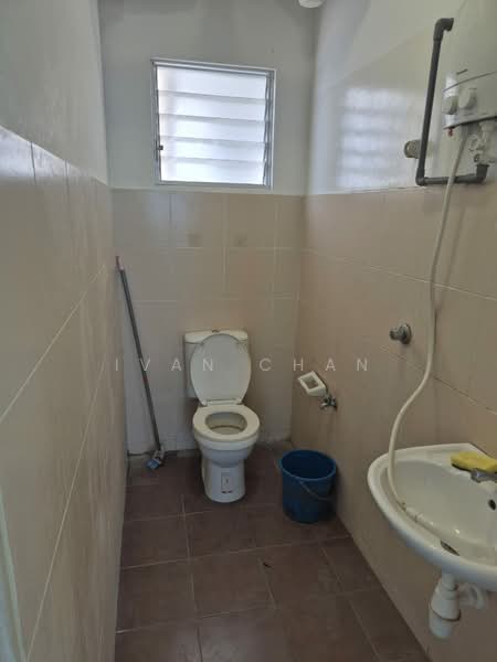 Apartment for Rent at Pangsapuri Seri Utama - Ivan Chan - Bathroom - PropertyGuru.com.my