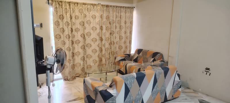 Pangsapuri untuk Disewa di Kekwa Apartment - Sya Rusli - Living Room - PropertyGuru.com.my