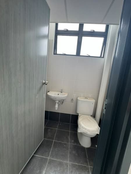 Shop / Office for Rent in Ulu Tiram (Johor) - Jesy Tey - Bathroom - PropertyGuru.com.my