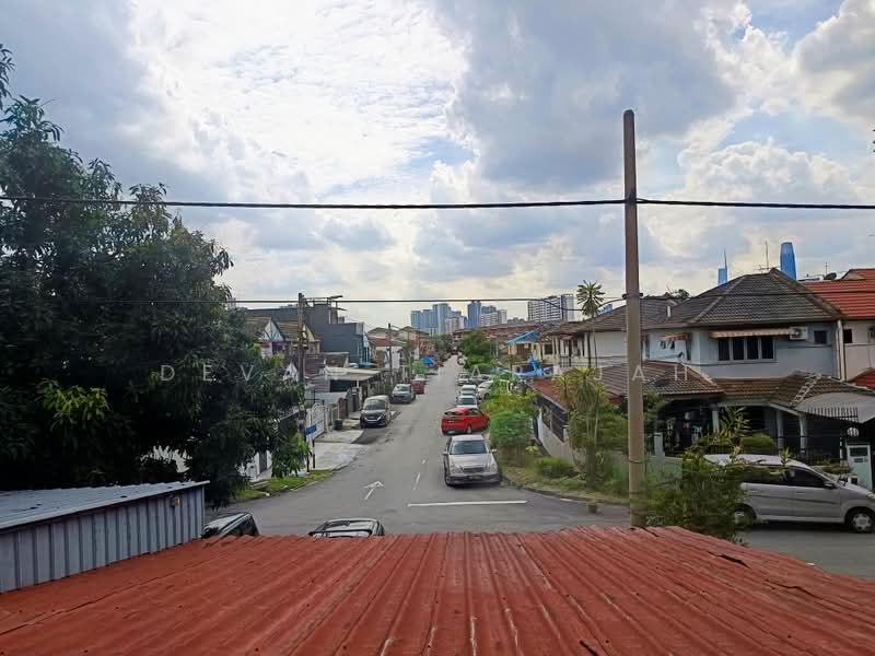 Rumah Teres 2 Tingkat untuk Dijual di Taman Pandan Indah (Ampang) - Devan Tiarajah - View from Master Bedroom window  - PropertyGuru.com.my