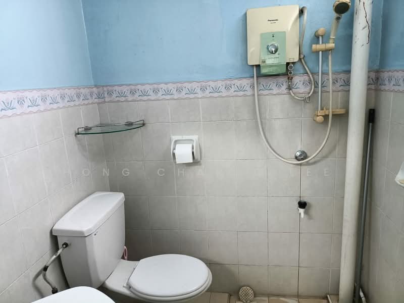 Pangsapuri untuk Disewa di Lake View Suites - Hong Charng Lee - Bathroom - PropertyGuru.com.my