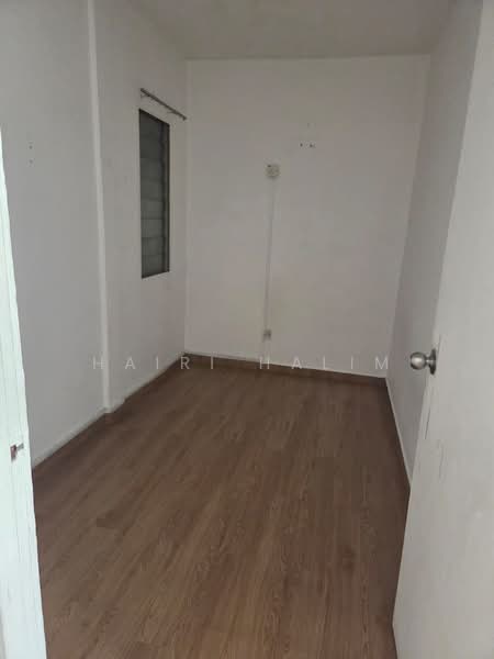 Rumah Flat untuk Dijual di Lestari Apartment - Hairi Halim - PropertyGuru.com.my