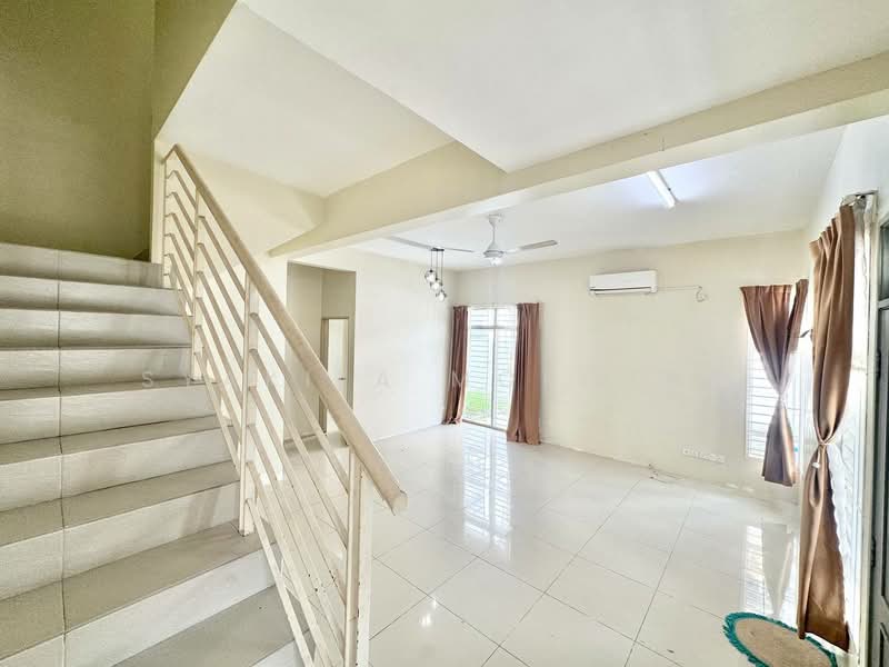 Semi-Detached House for Rent in Bandar Saujana Putra (Tanjong Duabelas) - Syakila Mokhtar - Living Room - PropertyGuru.com.my