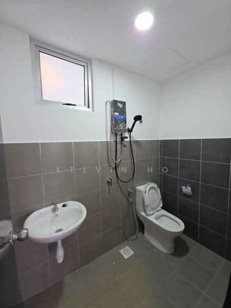 Pangsapuri untuk Disewa di Residensi Akasia Jubilee - Kelvin Ho - Bathroom - PropertyGuru.com.my