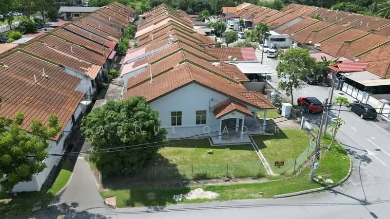 1-storey Terraced House for Sale in Bandar Saujana Putra (Tanjong Duabelas) - Abdul Qadir - PropertyGuru.com.my