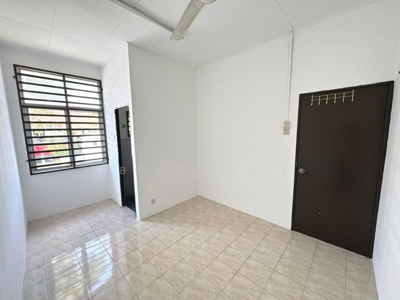 1-storey Terraced House for Sale in Bandar Saujana Putra (Tanjong Duabelas) - Abdul Qadir - PropertyGuru.com.my