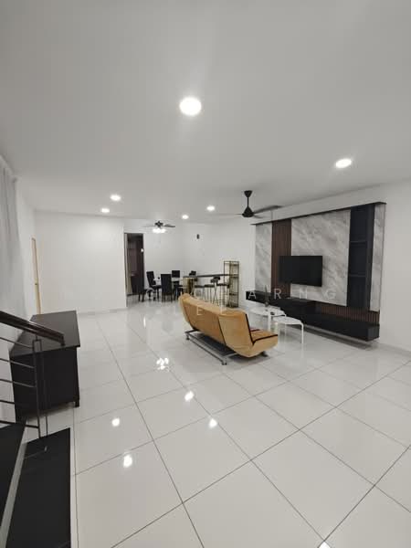 Rumah Teres 2 Tingkat untuk Disewa di Johor Bahru (Johor) - Hong Charng Lee - Living Room - PropertyGuru.com.my
