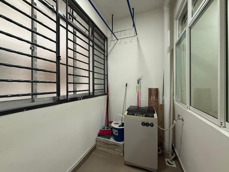 Pangsapuri untuk Dijual di Nusa Heights (Nusa Puncak) - Chew Yun Chan - Balcony - PropertyGuru.com.my
