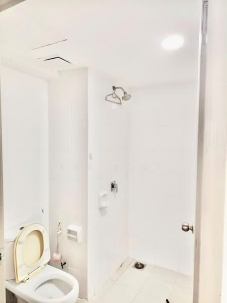 Pangsapuri untuk Disewa di Tangerine Suites - Kar Hooi - Bathroom - PropertyGuru.com.my