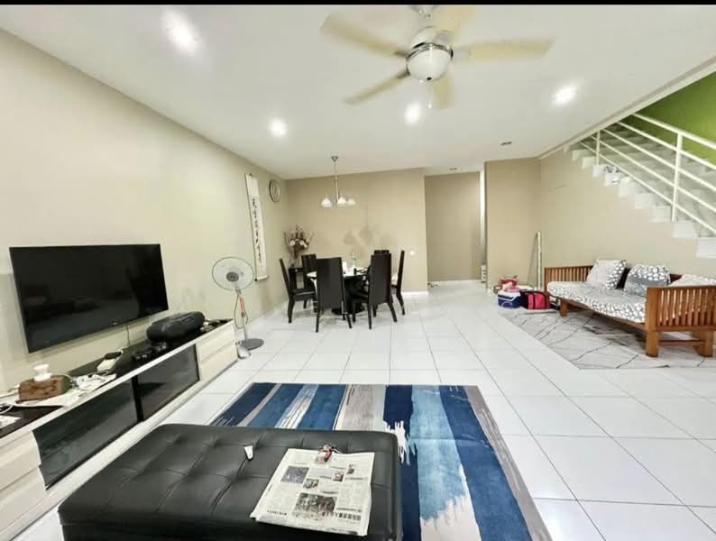 Rumah Teres 2 Tingkat untuk Dijual di Setia Tropika (Johor Bahru) - Daniel Yong - Living Room - PropertyGuru.com.my