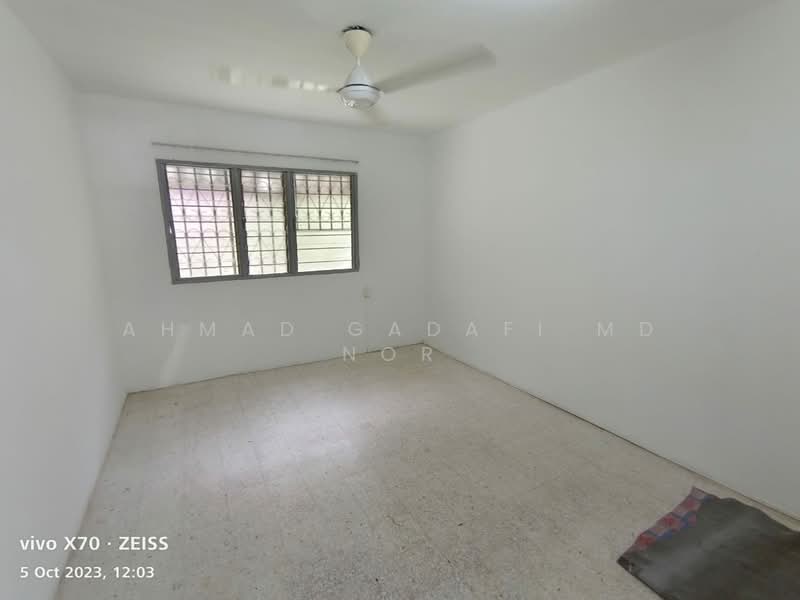 Flat for Sale at Pangsapuri Gombak Fasa 2 - Ahmad Gadafi Md Nor - Interior - PropertyGuru.com.my