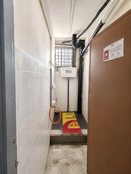 Shop / Office untuk Disewa di Taman Daya (Johor Bahru) - Jesy Tey - Bathroom - PropertyGuru.com.my