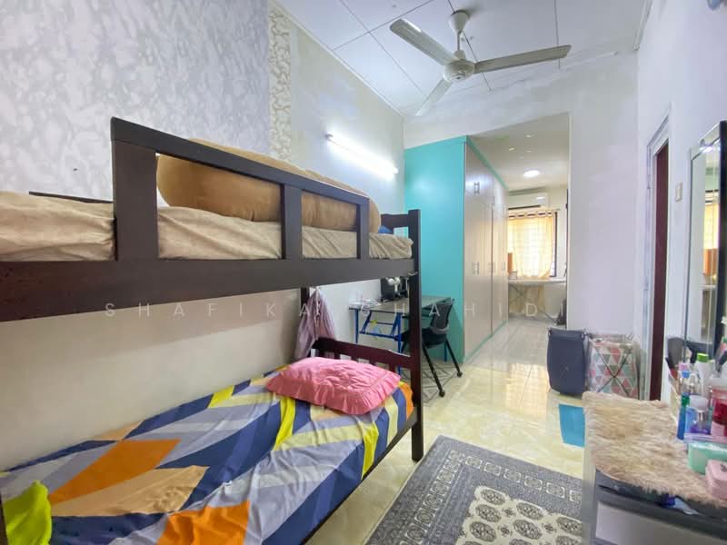 Rumah Teres 2 Tingkat untuk Dijual di Seksyen 7 (Shah Alam) - Shafika Shahidin - Bedroom - PropertyGuru.com.my
