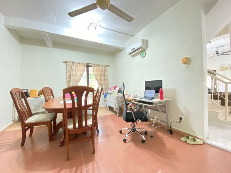 Rumah Teres 2 Tingkat untuk Dijual di Seksyen 7 (Shah Alam) - Shafika Shahidin - Dining Room - PropertyGuru.com.my