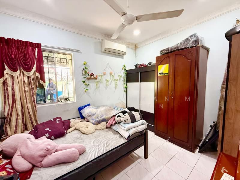 Rumah Teres 1 Tingkat untuk Dijual di Petaling Jaya (Selangor) - Abdul Rahman M Samsudeen - Bedroom - PropertyGuru.com.my
