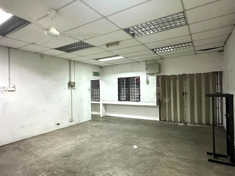 Factory for Rent in Taman Tan Sri Yaacob (Johor Bahru) - Sherrly Sow - Interior - PropertyGuru.com.my