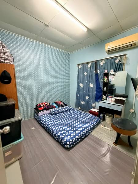 Flat for Sale at Rumah Pangsa Permas Jaya - Daniel Yong - Bedroom - PropertyGuru.com.my