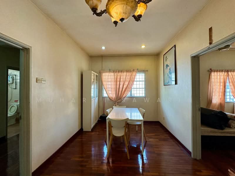 2-storey Terraced House for Sale in Cahaya Heights (Shah Alam) - muharni sawarin - Dining Room - PropertyGuru.com.my