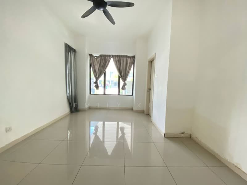 Rumah Bandar untuk Dijual di Shah Alam (Selangor) - Emily Kho - Living Room - PropertyGuru.com.my
