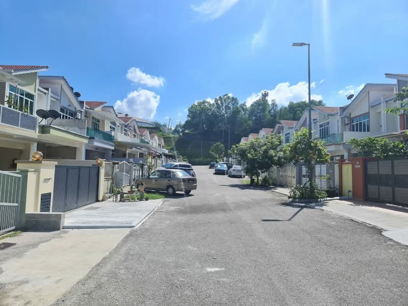 Rumah Teres untuk Dijual di TAMAN PUCHONG UTAMA (Puchong) - John Lee - Exterior - PropertyGuru.com.my
