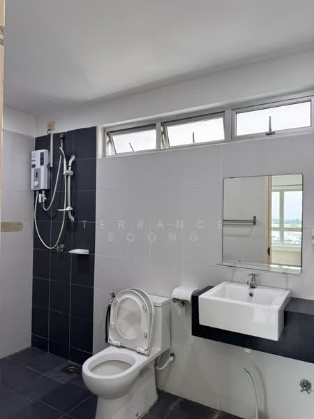 Apartment for Rent at Idaman Residence - Terrance Soong - Bathroom - PropertyGuru.com.my