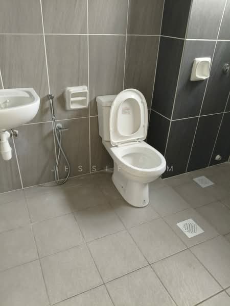 Rumah Teres 2 Tingkat untuk Disewa di Semenyih (Selangor) - Jessie Lim - Bathroom - PropertyGuru.com.my