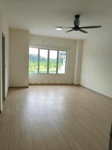 Rumah Teres 2 Tingkat untuk Disewa di Semenyih (Selangor) - Jessie Lim - Living Room - PropertyGuru.com.my