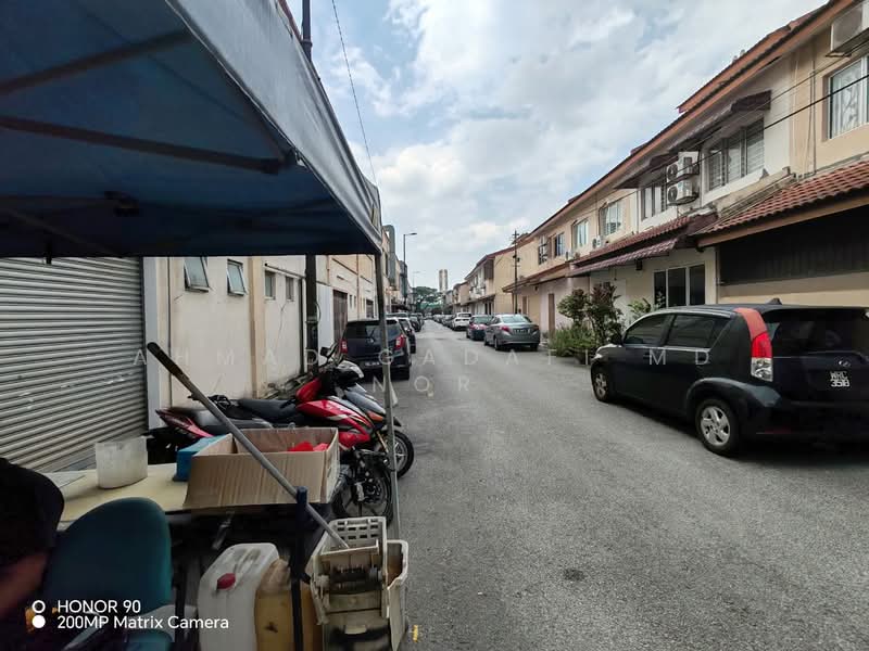 Kedai untuk Disewa di Ampang (Selangor) - Ahmad Gadafi Md Nor - Exterior - PropertyGuru.com.my