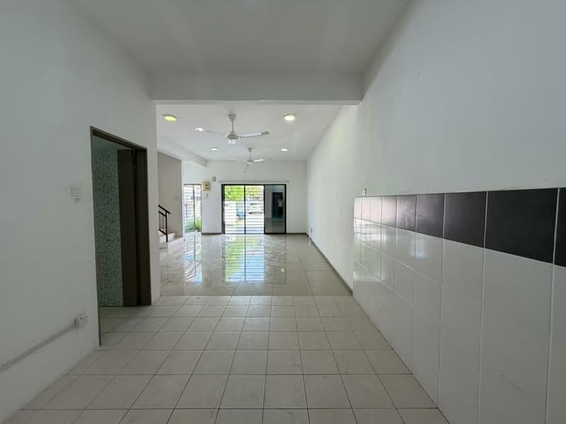 Terraced House for Sale in Kuala Selangor (Selangor) - Chee Hin - Living Room - PropertyGuru.com.my