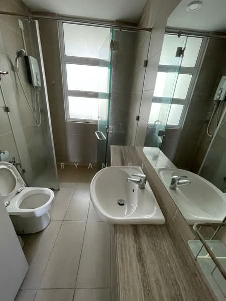 Servis Apartment untuk Disewa di Summerton - Ryan Sim - Bathroom - PropertyGuru.com.my