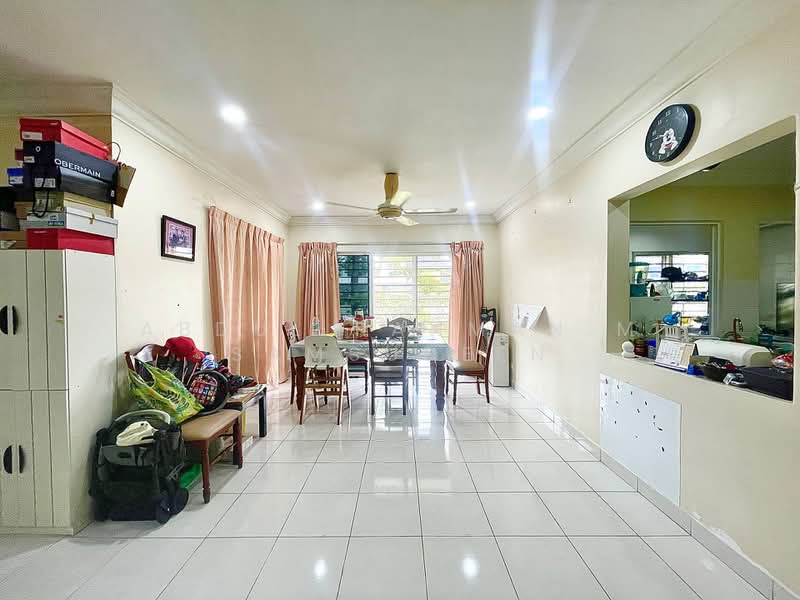 Rumah Teres 2 Tingkat untuk Dijual di Perdana Lakeview East (Cyberjaya) - Abdul Rahman M Samsudeen - Living Room - PropertyGuru.com.my