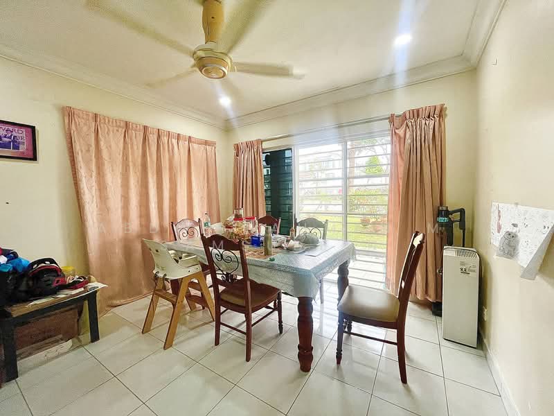 Rumah Teres 2 Tingkat untuk Dijual di Perdana Lakeview East (Cyberjaya) - Abdul Rahman M Samsudeen - Dining Room - PropertyGuru.com.my