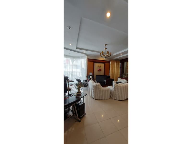 Rumah Berkembar untuk Dijual di Taman Suria (Johor Bahru) - Kamar . - PropertyGuru.com.my
