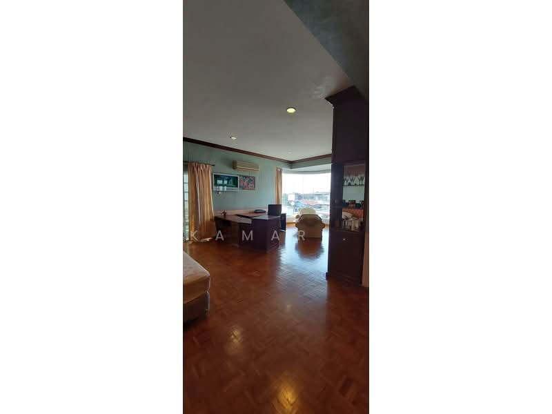 Rumah Berkembar untuk Dijual di Taman Suria (Johor Bahru) - Kamar . - PropertyGuru.com.my