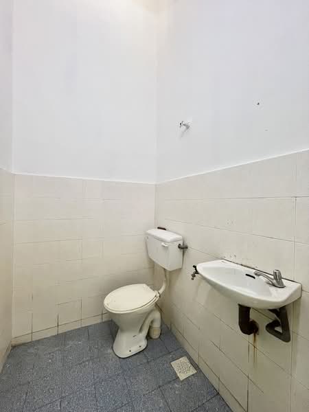 1-storey Terraced House for Sale in Bidor (Perak) - Joel Lee - Bathroom - PropertyGuru.com.my