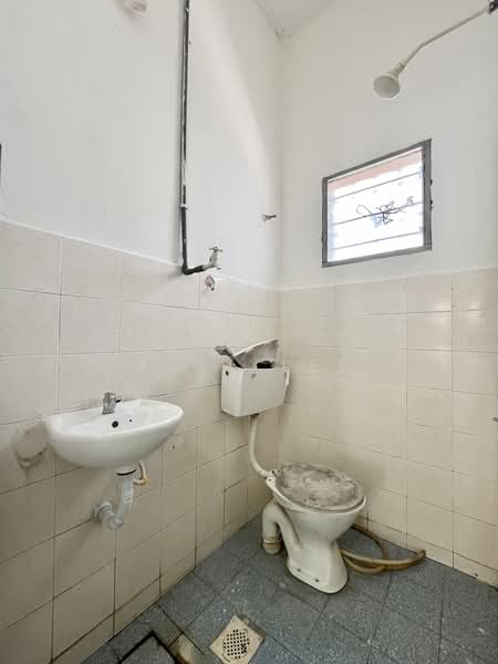 1-storey Terraced House for Sale in Bidor (Perak) - Joel Lee - Bathroom - PropertyGuru.com.my