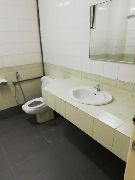 Kondominium untuk Dijual di Templer Impian - Elvin Soh - Bathroom - PropertyGuru.com.my