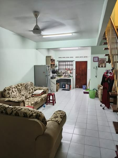 2-storey Terraced House for Sale in Taman Scientex Pasir Gudang (Pasir Gudang) - Annie Low - Living Room - PropertyGuru.com.my