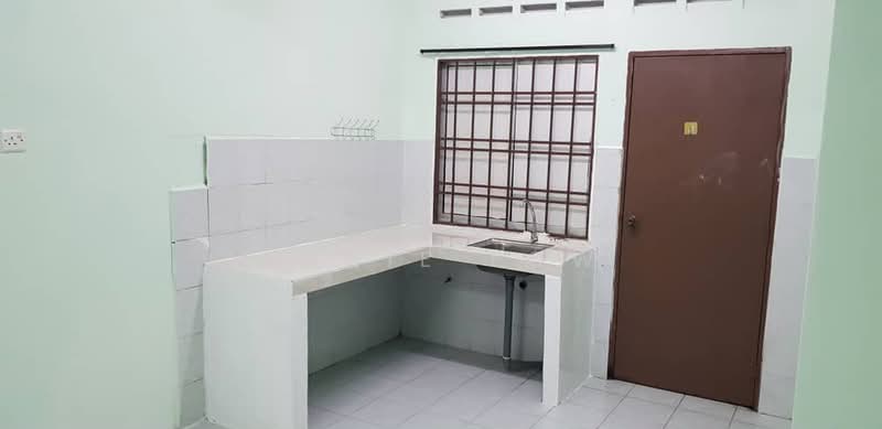 2-storey Terraced House for Sale in Taman Scientex Pasir Gudang (Pasir Gudang) - Annie Low - Kitchen - PropertyGuru.com.my
