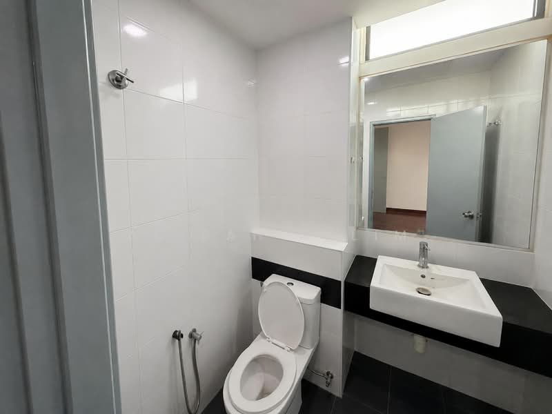 Kondominium untuk Dijual di Alam Desa @ Park Village - Adibah Salim - Bathroom - PropertyGuru.com.my