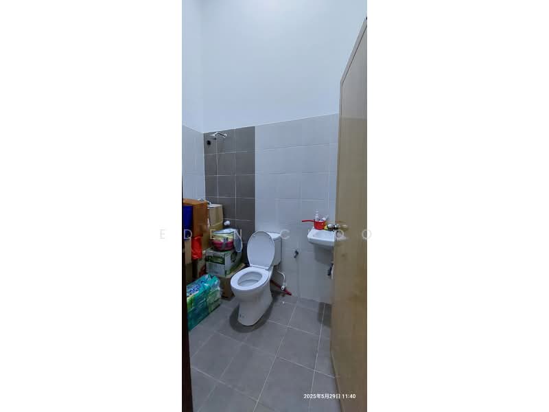 Rumah Teres untuk Dijual di Ayer Baloi (Johor) - Eden Choo - Bathroom - PropertyGuru.com.my