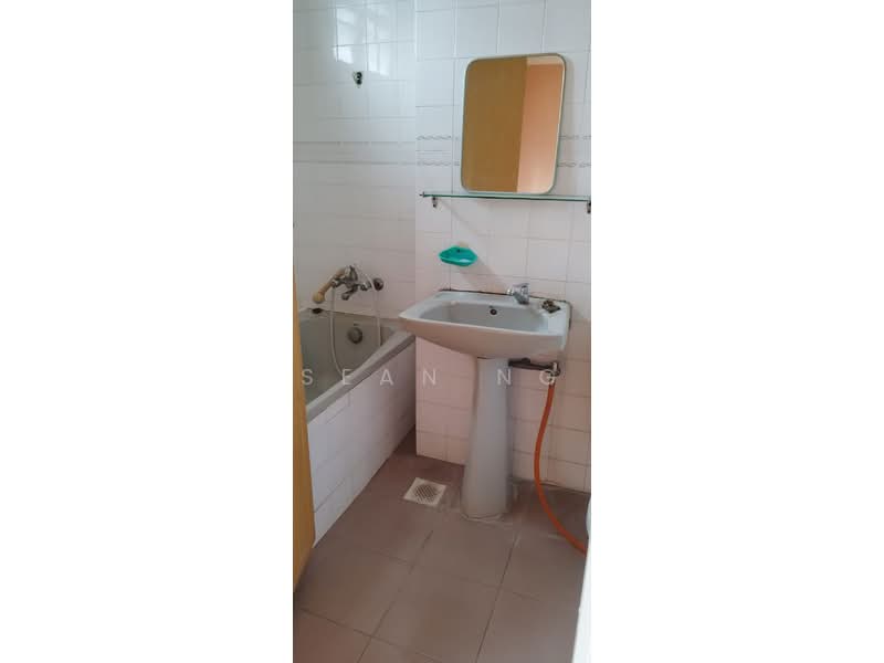 Kondominium untuk Dijual di Bukit Gembira Condominium - Sean Ng - Bathroom - PropertyGuru.com.my